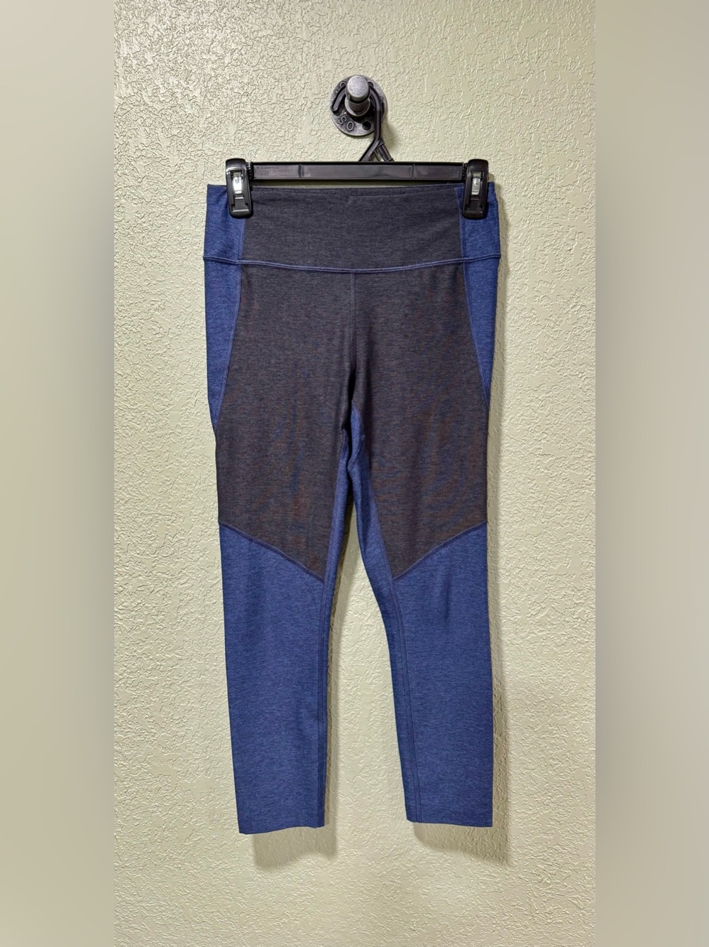 Outdoor Voices Navy and Heathered Charcoal Colorblock Leggings Small